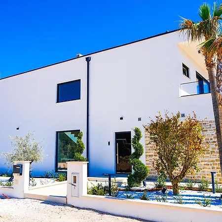 By Interhome Villa *
