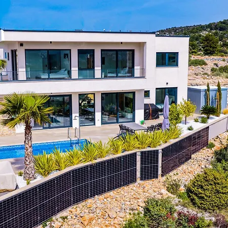 By Interhome